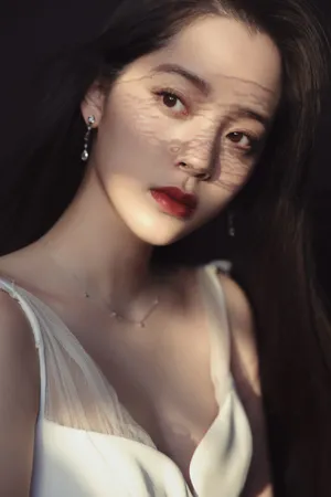 欧阳娜娜白色露背礼服性感图片
