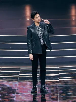 李现2019微博之夜帅气图片_8