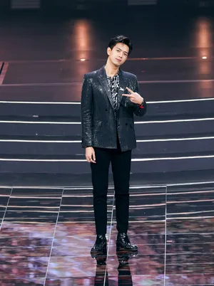 李现2019微博之夜帅气图片_9