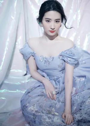 刘亦菲微博之夜仙气写真图片