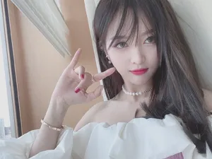 吴宣仪微博之夜甜美自拍照图片_3