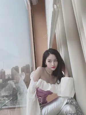 吴宣仪微博之夜甜美自拍照图片_5
