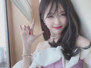 吴宣仪微博之夜甜美自拍照图片_6