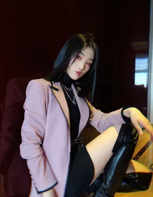Yamy性感靓丽写真图片