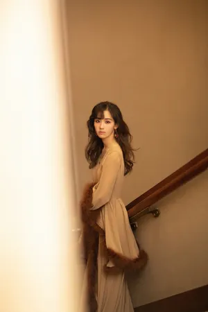 陈都灵复古妩媚写真图片