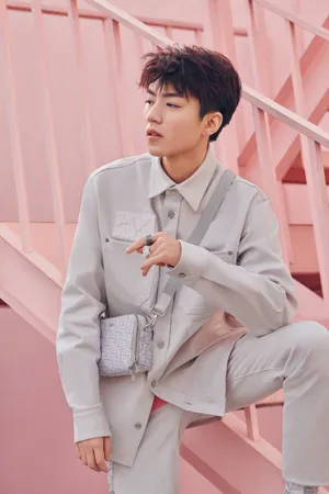 王俊凯摩登少年感写真图片_2
