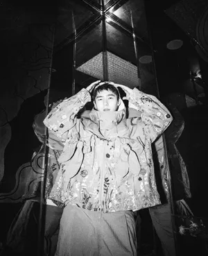 刘昊然反戴棒球帽帅气图片_3