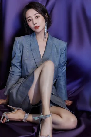 李纯长腿纤细性感写真图片