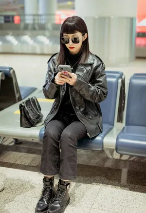 孟美岐黑色系超A酷美写真图片_6
