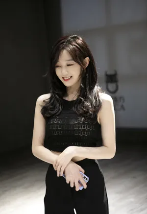 李子璇个性甜酷写真图片_5