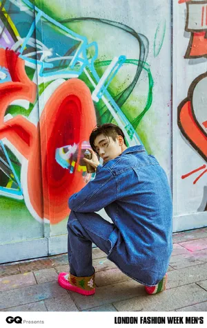 王子异伦敦男装周帅气街拍图片_2
