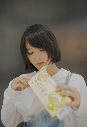 王佳宇休闲可爱生活照图片_4