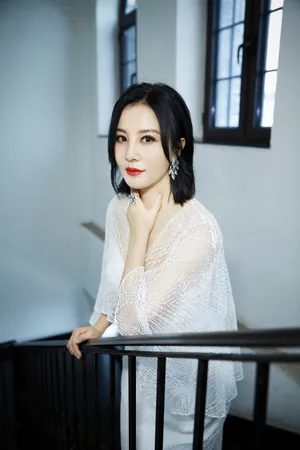 陶红优雅性感活动照图片_3