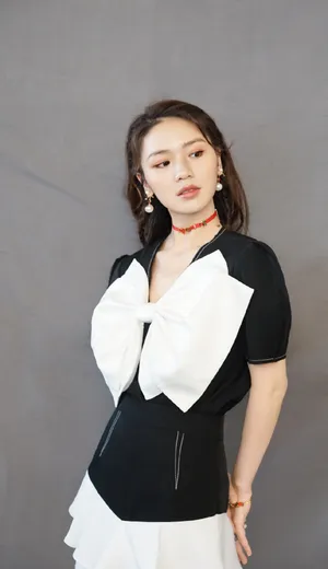 黄英优雅动人写真图片_4