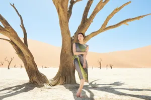 陶虹沙漠优雅大片写真图片_3