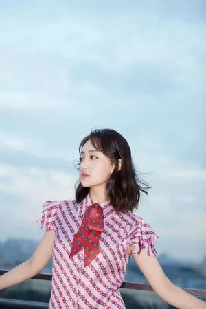 95后演技派小花吴佳怡性感图片