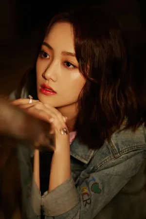 95后演技派小花吴佳怡性感图片_7