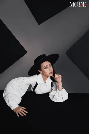 母其弥雅性感妩媚写真图片