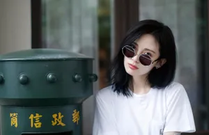 路晨休闲简约时尚街拍图片_2