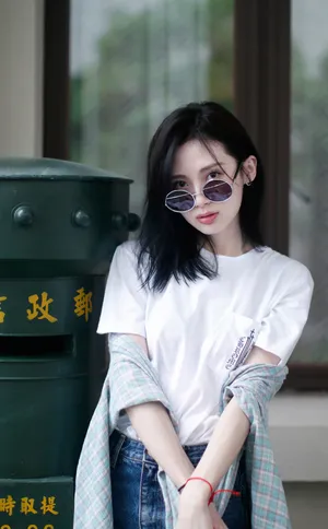路晨休闲简约时尚街拍图片_4