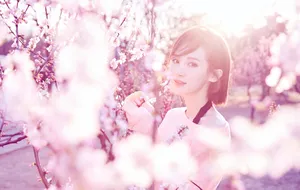 路晨温婉迷人户外写真图片_1