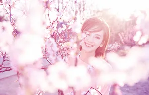 路晨温婉迷人户外写真图片_2