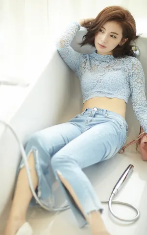 路晨性感小蛮腰写真图片_2