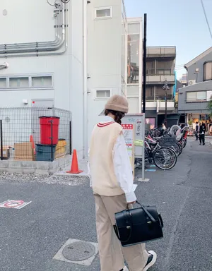 林小宅学院风街拍写真图片