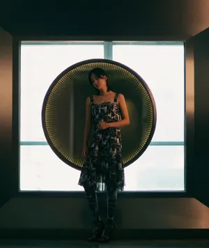 辛芷蕾硬核时尚风性感图片_9