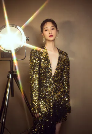 蓝盈莹亮片裙性感写真图片_6