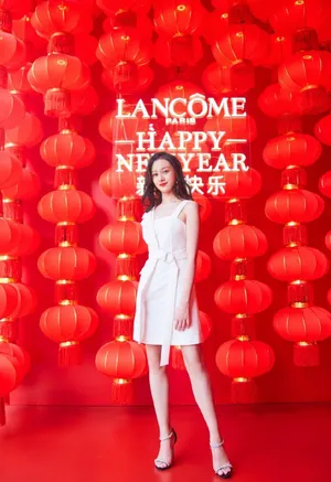 陆妍淇优雅美艳写真图片