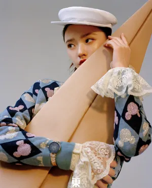 林允复古少女感时尚写真图片_2