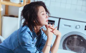 殷桃清爽优雅休闲写真图片_2