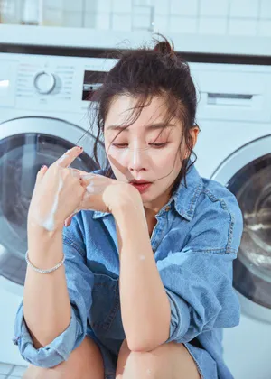 殷桃清爽优雅休闲写真图片_6