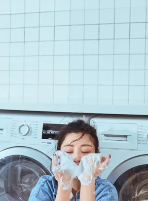 殷桃清爽优雅休闲写真图片_7