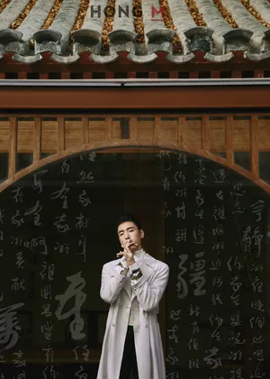 王子异帅气复古写真大片