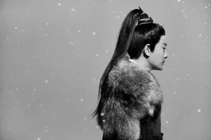 贾乃亮古装造型黑白照图片_2