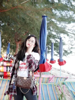 吴宣仪晒海边自拍照图片_5