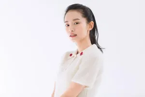 王禛白衣清新性感写真_5