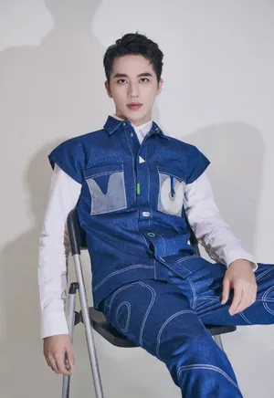 许魏洲央视网络春晚帅气图片_9
