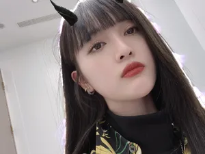 吴宣仪漫画刘海自拍照图片_7