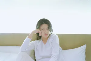 梁洁纯白小清新写真图片_2