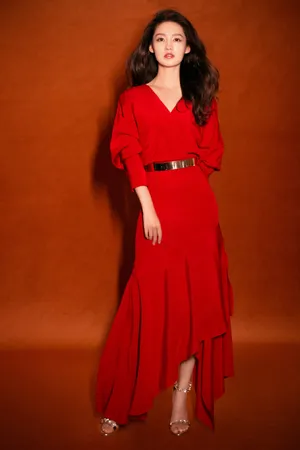 李沁红衣妩媚性感写真图片_3