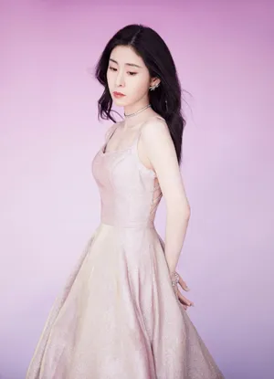 张碧晨星光渐变长裙性感图片_8
