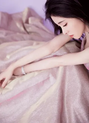 张碧晨星光渐变长裙性感图片_11