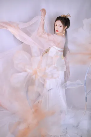 周洁琼2020湖南卫视春晚性感图片_1
