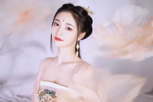 周洁琼2020湖南卫视春晚性感图片_3