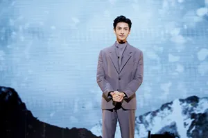 罗云熙阅文盛典帅气图片_4
