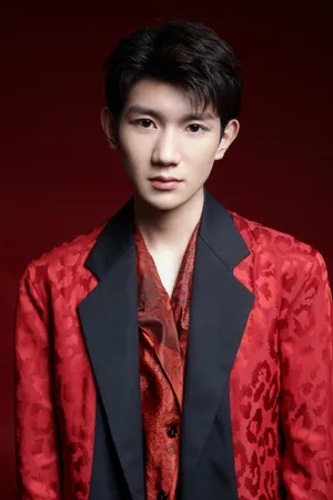 王源春晚帅气迷人写真图片_2