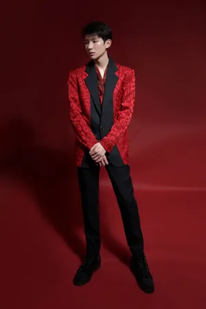 王源春晚帅气迷人写真图片_8